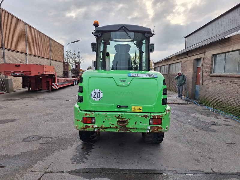 Yanmar V80 - Chargeuse compacte sur chenilles: photos 5 Yanmar V80 - Chargeuse compacte sur chenilles: photos 5
