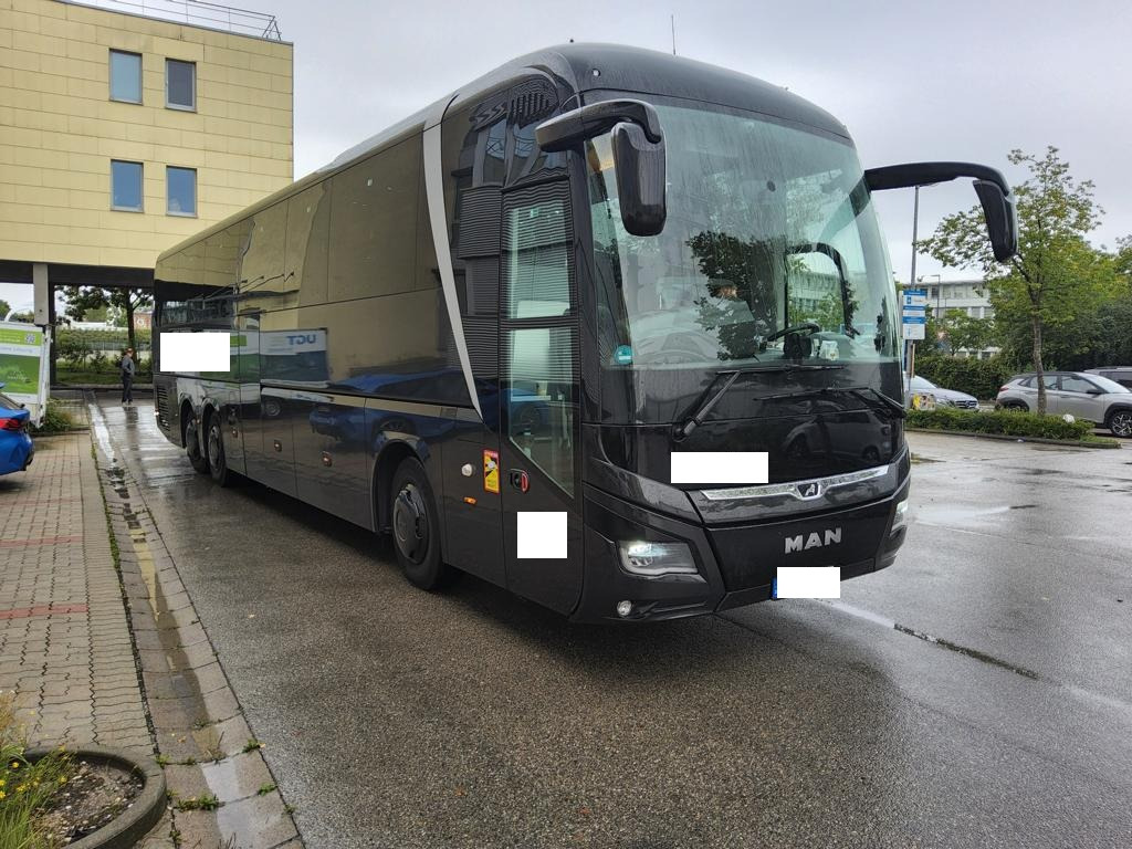 MAN Lion´s Coach C R09 53+1+1 / WC / Küche / Fahrschulpedale - Autocar: photos 1 MAN Lion´s Coach C R09 53+1+1 / WC / Küche / Fahrschulpedale - Autocar: photos 1