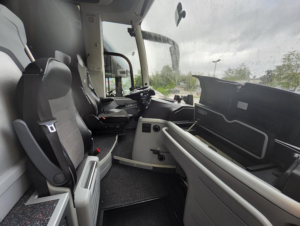 MAN Lion´s Coach C R09 53+1+1 / WC / Küche / Fahrschulpedale - Autocar: photos 5 MAN Lion´s Coach C R09 53+1+1 / WC / Küche / Fahrschulpedale - Autocar: photos 5