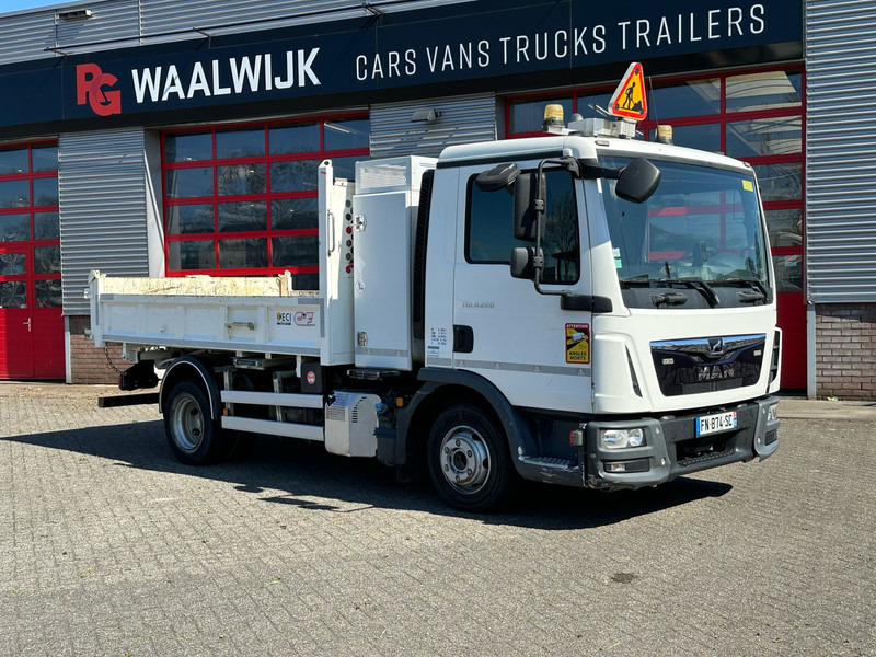 MAN TGL 8.220 2 sides tipper Kipper - Camion benne: photos 3 MAN TGL 8.220 2 sides tipper Kipper - Camion benne: photos 3