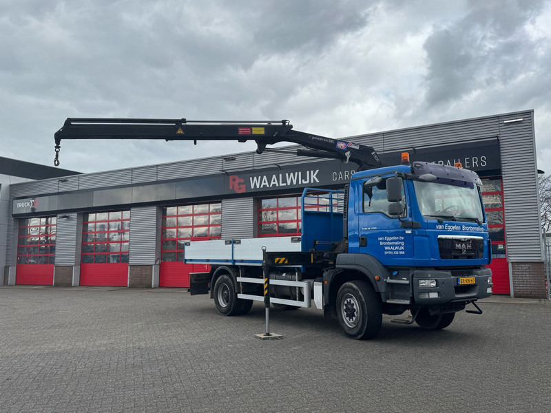 MAN TGM 18-290 4x4 Kraan met Open laadbak HMF Kraan 13 T - Camion grue: photos 1 MAN TGM 18-290 4x4 Kraan met Open laadbak HMF Kraan 13 T - Camion grue: photos 1