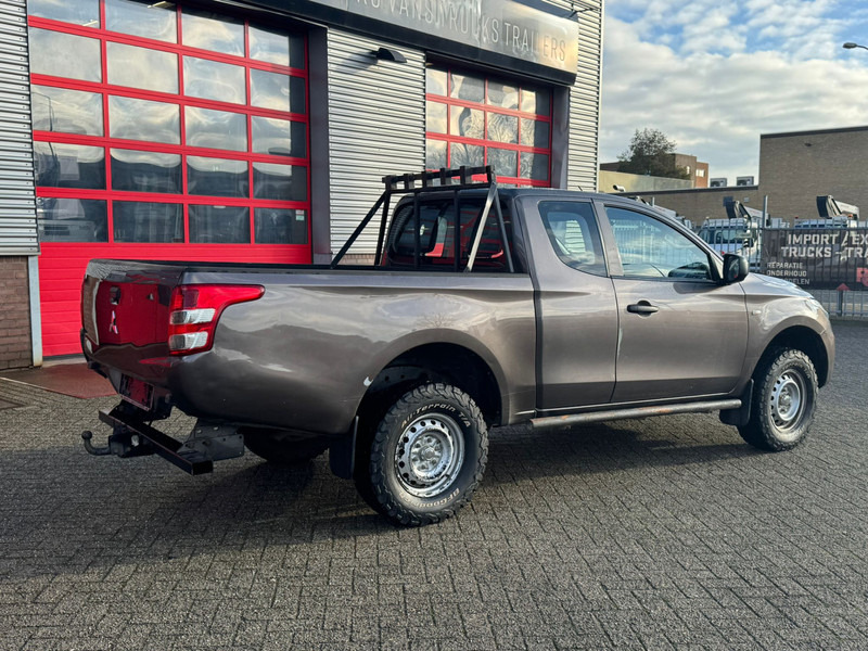 Mitsubishi L200 4*4 airco - Pick-up: photos 5 Mitsubishi L200 4*4 airco - Pick-up: photos 5