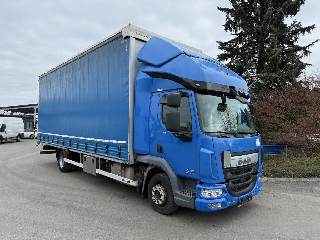 DAF LF220 EURO 6 - Camion à rideaux coulissants: photos 2 DAF LF220 EURO 6 - Camion à rideaux coulissants: photos 2