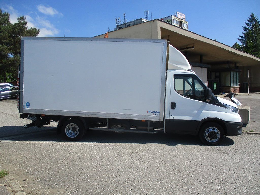 Iveco Daily 35C16 3.0 - Fourgon grand volume: photos 4 Iveco Daily 35C16 3.0 - Fourgon grand volume: photos 4