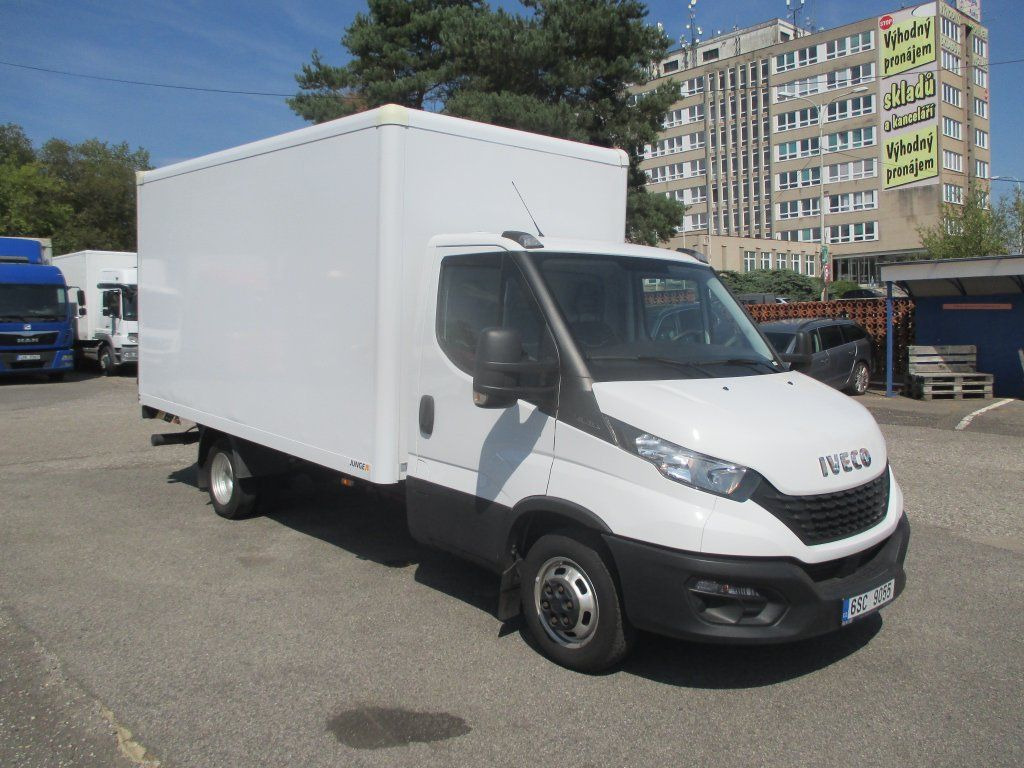 Iveco Daily 35C16 - Fourgon grand volume: photos 3 Iveco Daily 35C16 - Fourgon grand volume: photos 3