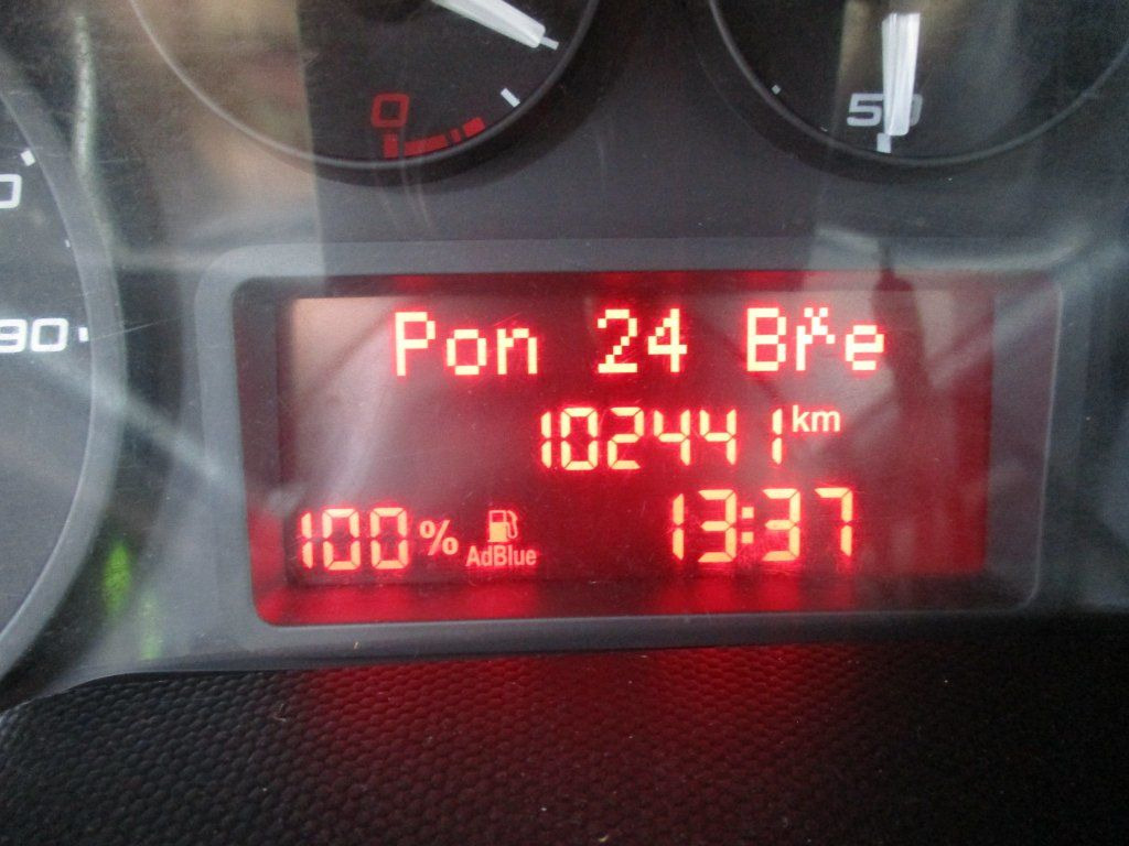 Fourgon grand volume Iveco Daily 35C16: photos 16