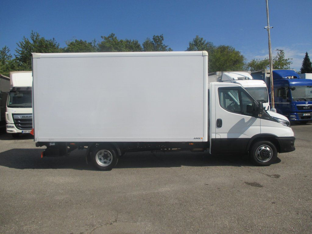 Iveco Daily 35C16 - Fourgon grand volume: photos 4 Iveco Daily 35C16 - Fourgon grand volume: photos 4