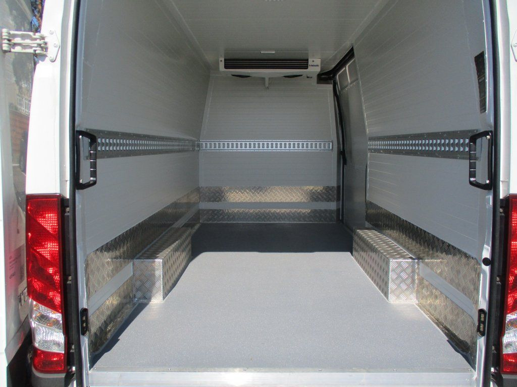 Utilitaire frigorifique Iveco Daily 35S16 2.3L: photos 13