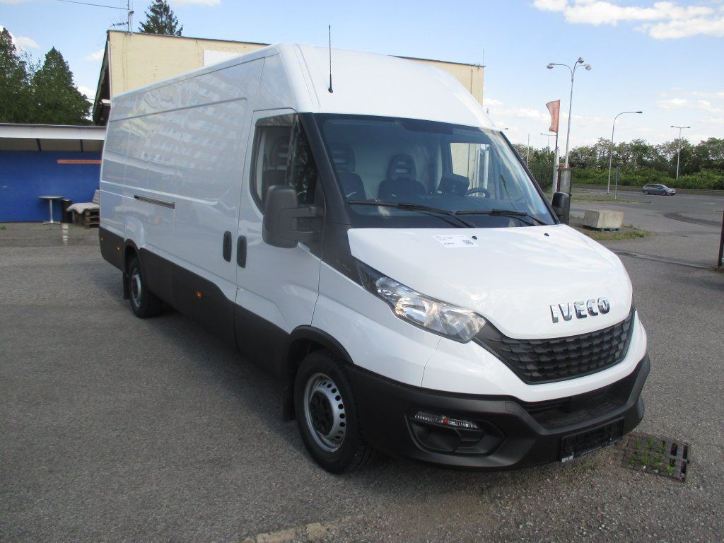 Iveco Daily 35S16 - Fourgon utilitaire: photos 3 Iveco Daily 35S16 - Fourgon utilitaire: photos 3