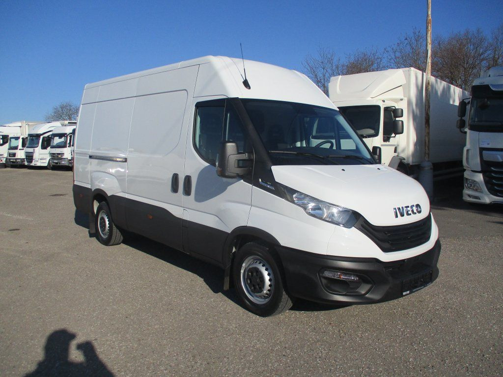 Iveco Daily 35S16 - Fourgon utilitaire: photos 1 Iveco Daily 35S16 - Fourgon utilitaire: photos 1