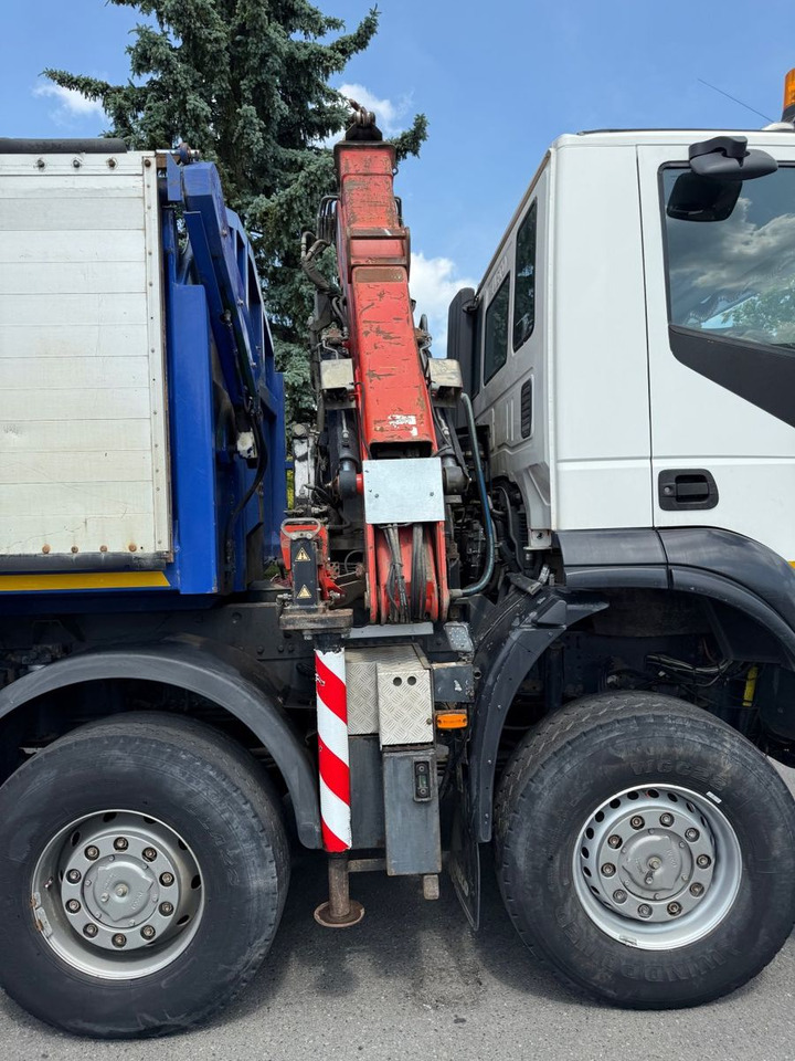 Camion benne Iveco Trakker AD410 T45 8x8 + HMF 1643 Z2: photos 13 Camion benne Iveco Trakker AD410 T45 8x8 + HMF 1643 Z2: photos 13