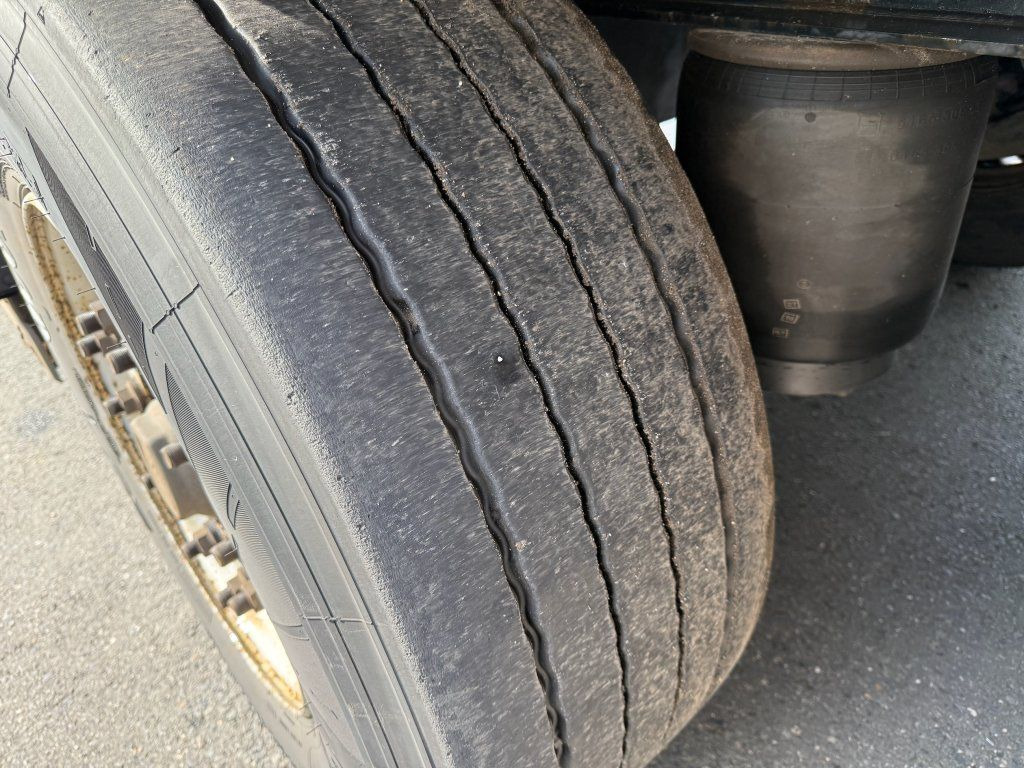 Krone Carrier Vector 1550 DoppelStock - Semi-remorque fourgon: photos 4 Krone Carrier Vector 1550 DoppelStock - Semi-remorque fourgon: photos 4