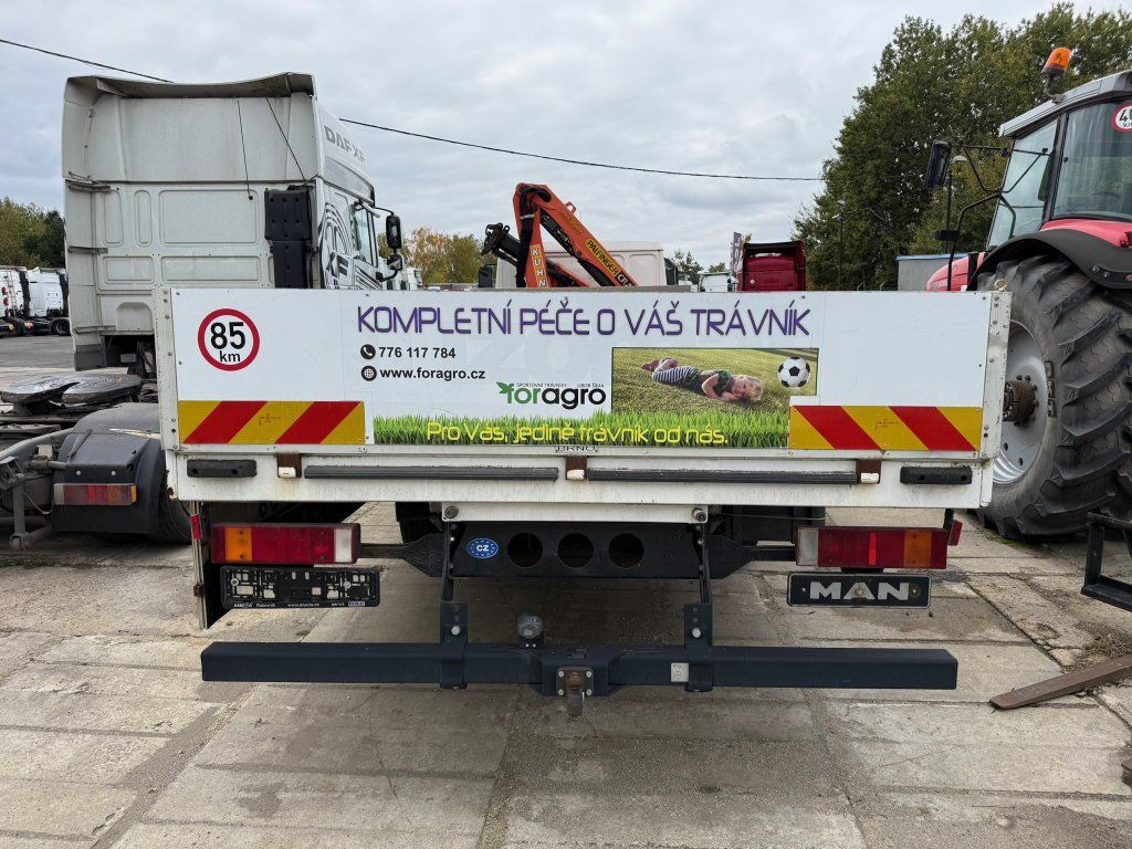 MAN 12.185 EURO 3 Kran UNBEWEGLICH - Camion grue: photos 4 MAN 12.185 EURO 3 Kran UNBEWEGLICH - Camion grue: photos 4