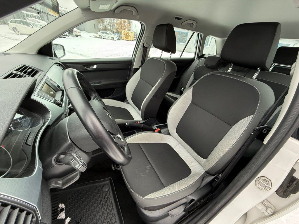 Skoda 1,4TDi kombi - crédit-bail Skoda 1,4TDi kombi: photos 11 Skoda 1,4TDi kombi - crédit-bail Skoda 1,4TDi kombi: photos 11