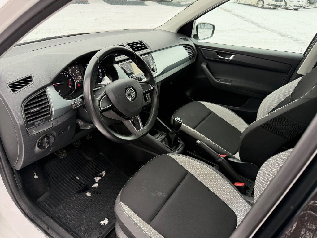 Skoda 1,4TDi kombi - crédit-bail Skoda 1,4TDi kombi: photos 10 Skoda 1,4TDi kombi - crédit-bail Skoda 1,4TDi kombi: photos 10