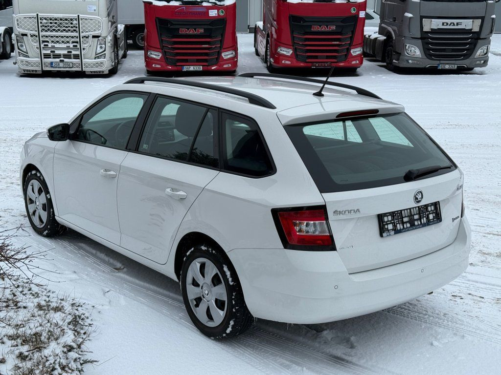 Skoda 1,4TDi kombi - crédit-bail Skoda 1,4TDi kombi: photos 6 Skoda 1,4TDi kombi - crédit-bail Skoda 1,4TDi kombi: photos 6