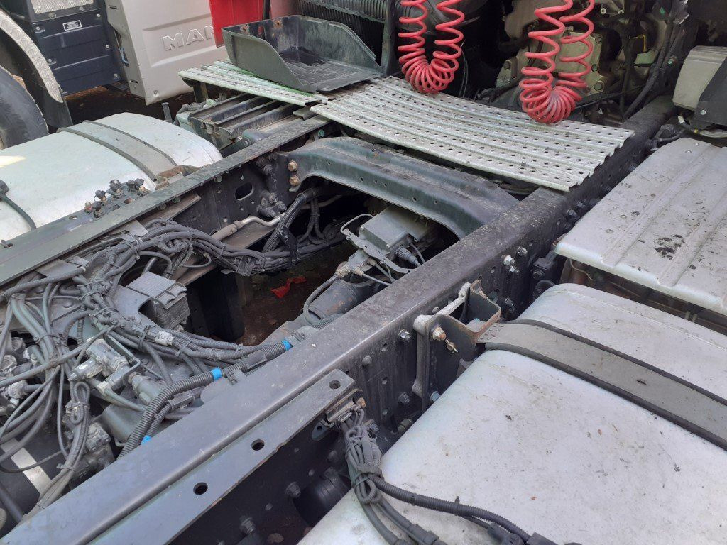 Tracteur routier MAN TGX18.460 XLX Motorschaden/engine damage: photos 8 Tracteur routier MAN TGX18.460 XLX Motorschaden/engine damage: photos 8