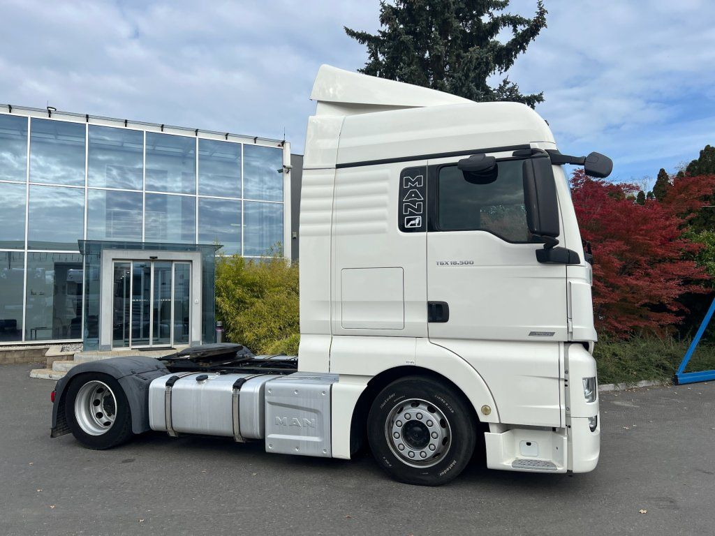MAN TGX18.500 MEGA/lowdeck - Tracteur routier: photos 3 MAN TGX18.500 MEGA/lowdeck - Tracteur routier: photos 3