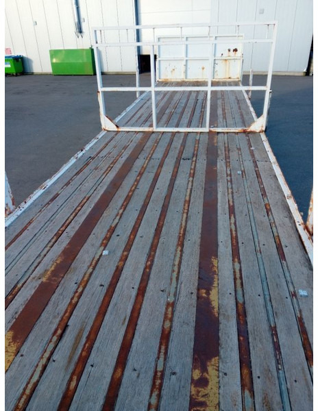 Trailor 2 axles / Full steel - rail side/ridelles - Semi-remorque plateau: photos 4 Trailor 2 axles / Full steel - rail side/ridelles - Semi-remorque plateau: photos 4
