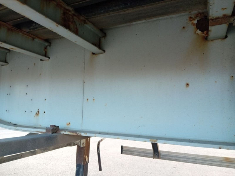 Trailor 2 axles / Full steel - rail side/ridelles - Semi-remorque plateau: photos 5 Trailor 2 axles / Full steel - rail side/ridelles - Semi-remorque plateau: photos 5