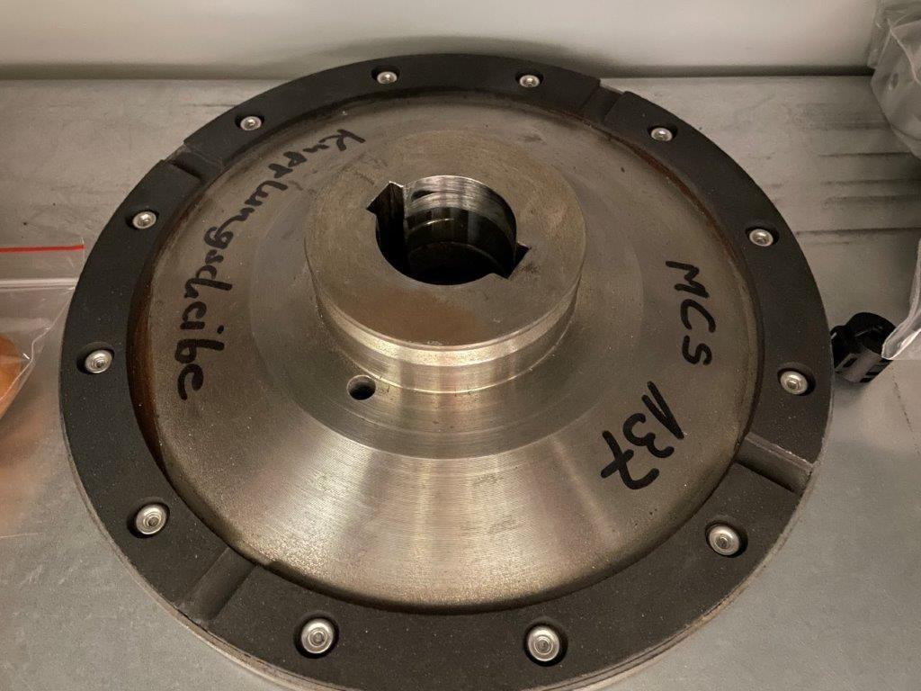 Clutch disc for cutter Wohlenberg 137 MCS - Disque d'embrayage pour Machine d'impression: photos 2 Clutch disc for cutter Wohlenberg 137 MCS - Disque d'embrayage pour Machine d'impression: photos 2