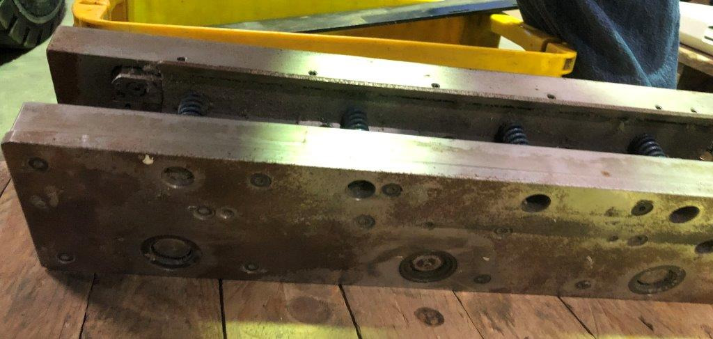 Register punching tool for Womako Renz Kugler 340-2R - Pièces de rechange pour Machine d'impression: photos 5 Register punching tool for Womako Renz Kugler 340-2R - Pièces de rechange pour Machine d'impression: photos 5