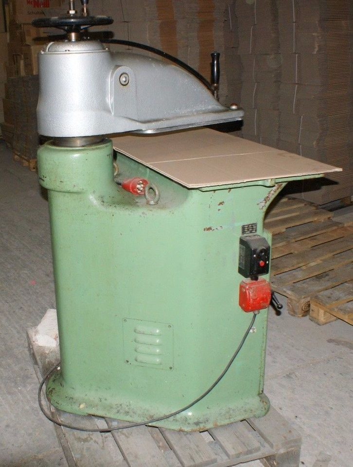 Schoen & Cie Model N 1.1/4-1 Hydraulic Pivot Arm Punch - Machine d'impression: photos 1 Schoen & Cie Model N 1.1/4-1 Hydraulic Pivot Arm Punch - Machine d'impression: photos 1