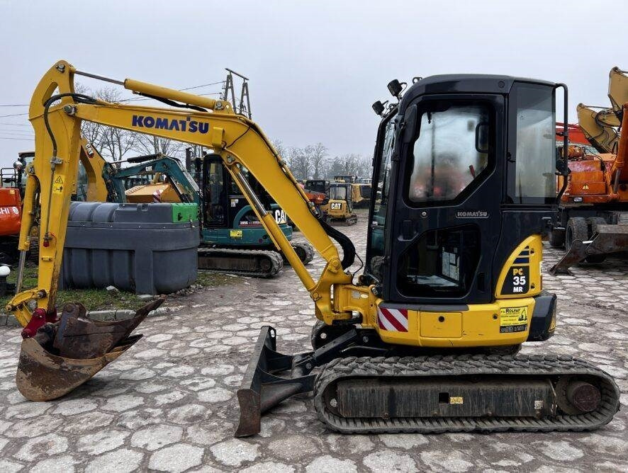 Komatsu PC35 MR-3 - Mini pelle: photos 3 Komatsu PC35 MR-3 - Mini pelle: photos 3