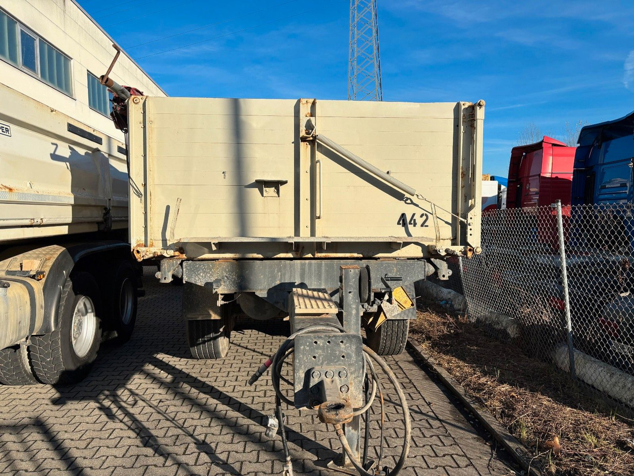 Carnehl Tandem /BPW/ Luftfederung/ Rollplane Carnehl Tandem /BPW/ Luftfederung/ Rollplane - Remorque benne: photos 4 Carnehl Tandem /BPW/ Luftfederung/ Rollplane Carnehl Tandem /BPW/ Luftfederung/ Rollplane - Remorque benne: photos 4