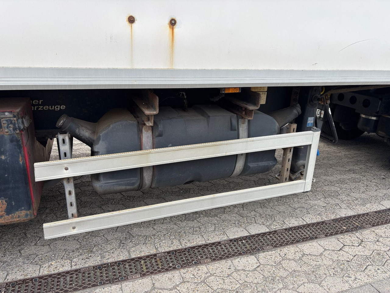 Semi-remorque frigorifique Krone Thermo King SL400 SEITENTÜREN: photos 6 Semi-remorque frigorifique Krone Thermo King SL400 SEITENTÜREN: photos 6