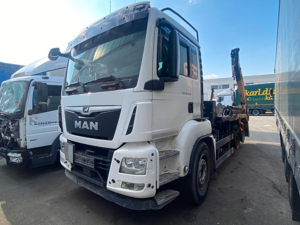 MAN TGS 26.470 26.440 - Camion multibenne: photos 4 MAN TGS 26.470 26.440 - Camion multibenne: photos 4