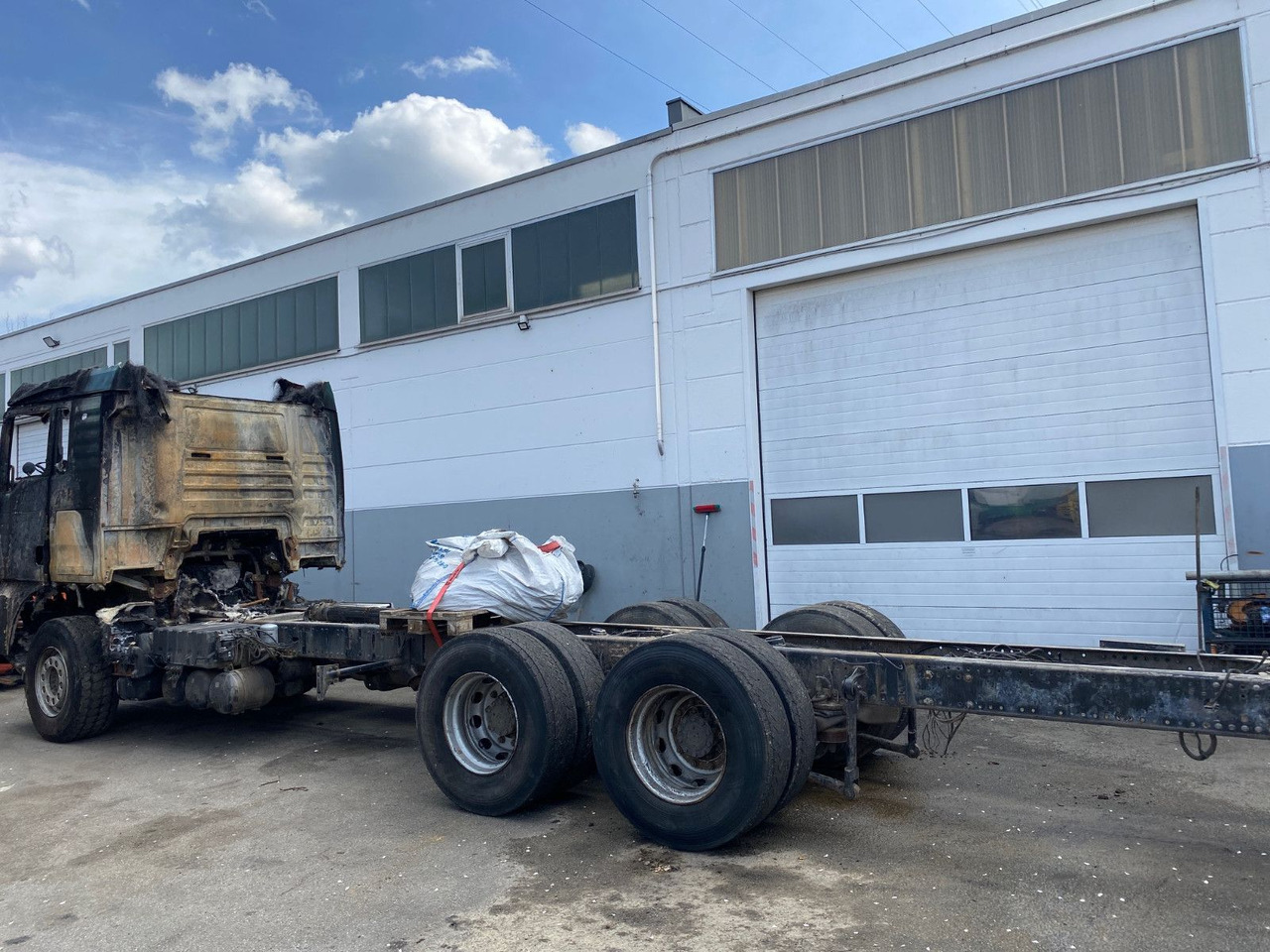 MAN TGX 26.580 Verbrannt 6x4 - Châssis cabine: photos 3 MAN TGX 26.580 Verbrannt 6x4 - Châssis cabine: photos 3