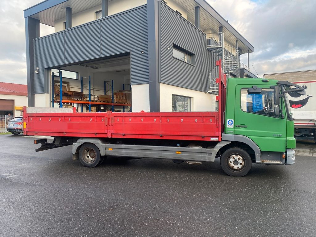 Mercedes-Benz Atego 818 821 Pritsche - Camion plateau: photos 1 Mercedes-Benz Atego 818 821 Pritsche - Camion plateau: photos 1