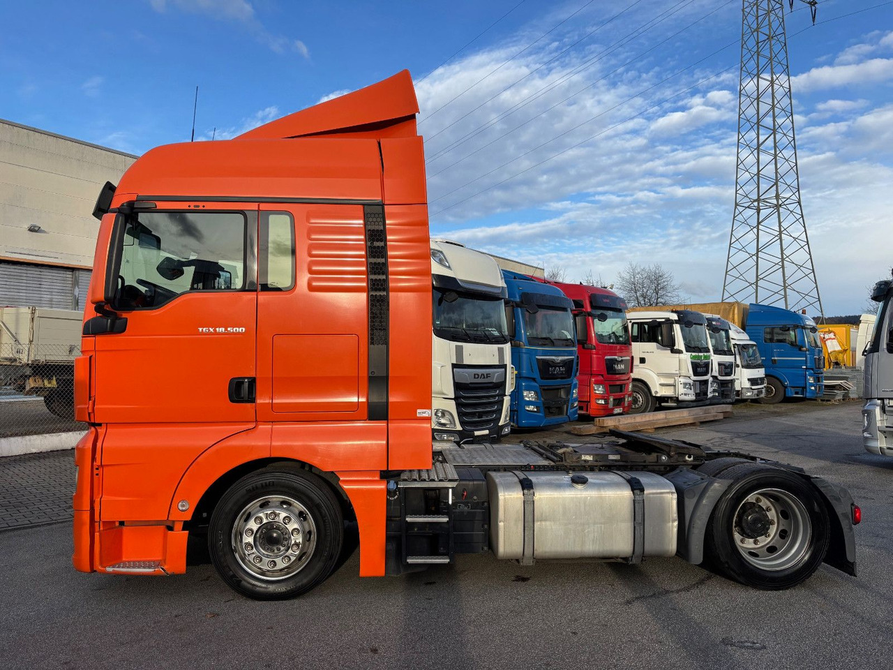 MAN TGX 18.500 XXL HUBSATTELLKUPLUNG - Tracteur routier: photos 2 MAN TGX 18.500 XXL HUBSATTELLKUPLUNG - Tracteur routier: photos 2