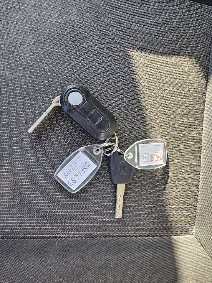 Utilitaire frigorifique FIAT DOBLO LONG CHLODNIA carrier KLIMA EURO6: photos 20 Utilitaire frigorifique FIAT DOBLO LONG CHLODNIA carrier KLIMA EURO6: photos 20