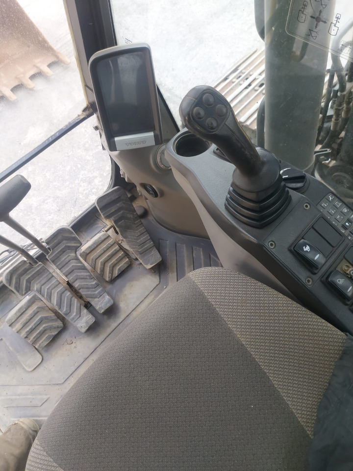 Pelle sur chenille Volvo EC 140 DL: photos 11 Pelle sur chenille Volvo EC 140 DL: photos 11