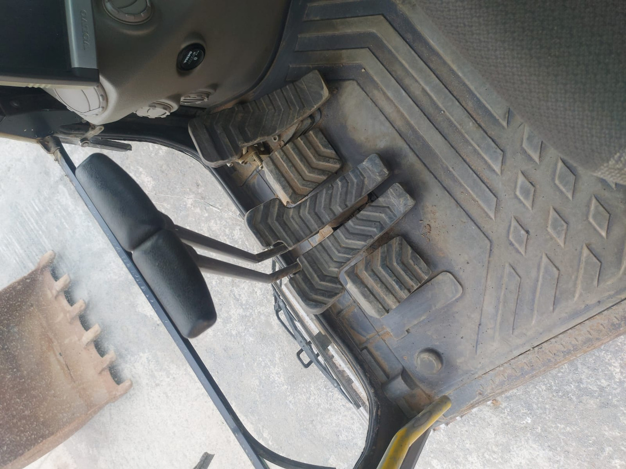 Pelle sur chenille Volvo EC 140 DL: photos 6 Pelle sur chenille Volvo EC 140 DL: photos 6