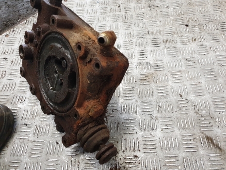 Case International 85, 95 Ser Hydraulic Pump Valve 84573150, 93835c91, 66513c92 - Valve hydraulique pour Tracteur agricole: photos 5 Case International 85, 95 Ser Hydraulic Pump Valve 84573150, 93835c91, 66513c92 - Valve hydraulique pour Tracteur agricole: photos 5