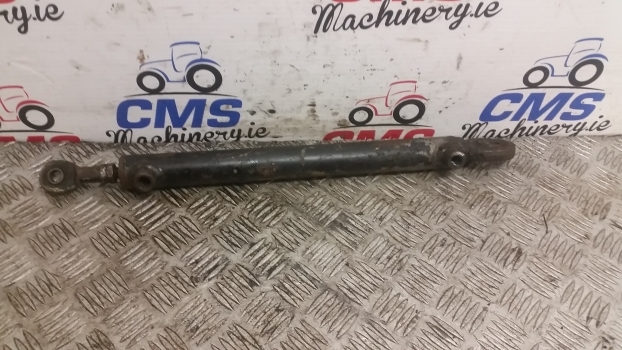 Case International Assistor Ram, Please Check By Photos. - Hydraulique pour Tracteur agricole: photos 4 Case International Assistor Ram, Please Check By Photos. - Hydraulique pour Tracteur agricole: photos 4