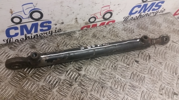 Case International Assistor Ram, Please Check By Photos. - Hydraulique pour Tracteur agricole: photos 5 Case International Assistor Ram, Please Check By Photos. - Hydraulique pour Tracteur agricole: photos 5