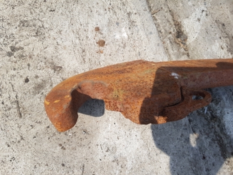 Case Mx110, Mx120, Mx135 Maxxum Lift Arm Lhs Assy 255469a1, 248786a2, 220971a2 - Suspension: photos 2 Case Mx110, Mx120, Mx135 Maxxum Lift Arm Lhs Assy 255469a1, 248786a2, 220971a2 - Suspension: photos 2