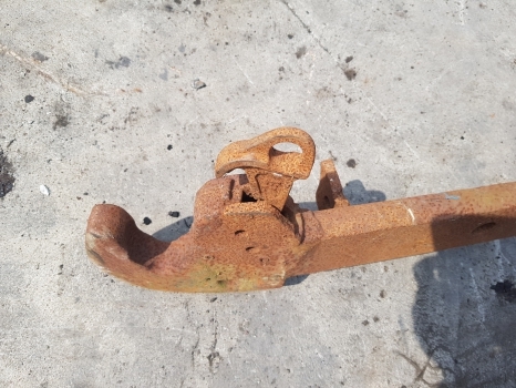 Case Mx110, Mx120, Mx135 Maxxum Lift Arm Rhs Assy 255470a1, 248787a1, 220972a2 - Suspension: photos 2 Case Mx110, Mx120, Mx135 Maxxum Lift Arm Rhs Assy 255470a1, 248787a1, 220972a2 - Suspension: photos 2