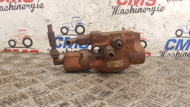 Case Mxc, Maxxum Mx Series Mx110, Mx100, Mx120 Maxxum Hydraulic Valve Body - Valve hydraulique pour Tracteur agricole: photos 1 Case Mxc, Maxxum Mx Series Mx110, Mx100, Mx120 Maxxum Hydraulic Valve Body - Valve hydraulique pour Tracteur agricole: photos 1