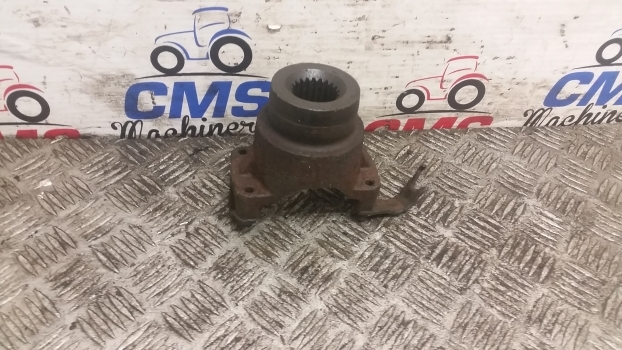 Caterpillar Th 406, 407, 336, 337 Rear Axle Pinion Flange 320-8554 - Essieu arrière pour Chariot télescopique: photos 3 Caterpillar Th 406, 407, 336, 337 Rear Axle Pinion Flange 320-8554 - Essieu arrière pour Chariot télescopique: photos 3