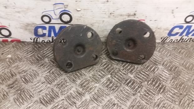 Caterpillar Th 406, 407, 336, 337 Rear Front Axle King Pin Bottom Pair 320-7371 - Commande de gouvernail pour Chariot télescopique: photos 1 Caterpillar Th 406, 407, 336, 337 Rear Front Axle King Pin Bottom Pair 320-7371 - Commande de gouvernail pour Chariot télescopique: photos 1
