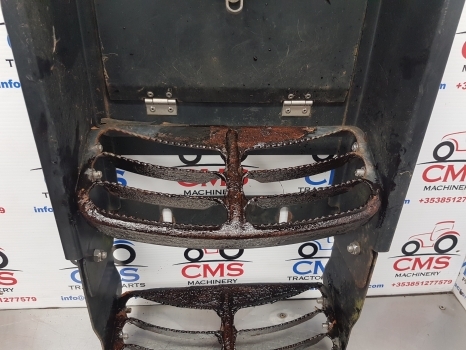 Claas Arion 640, 500, 600 Foot Step Lhs 0012609203, 0012609204 - Marchepied pour Machine agricole: photos 3 Claas Arion 640, 500, 600 Foot Step Lhs 0012609203, 0012609204 - Marchepied pour Machine agricole: photos 3
