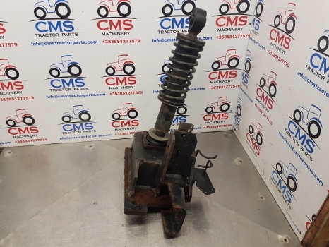 Claas Arion 640, 600, 500 Cab Back Suspension Support Assy Rhs 0021500984 - Suspension de cabine pour Machine agricole: photos 1 Claas Arion 640, 600, 500 Cab Back Suspension Support Assy Rhs 0021500984 - Suspension de cabine pour Machine agricole: photos 1