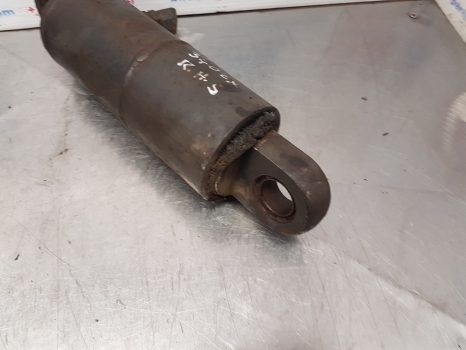 Claas Axos 340 Cx, Ergos, Celtis, Ceres Hydraulic Cylinder For Parts 7700068746 - Vérin hydraulique pour Tracteur agricole: photos 3 Claas Axos 340 Cx, Ergos, Celtis, Ceres Hydraulic Cylinder For Parts 7700068746 - Vérin hydraulique pour Tracteur agricole: photos 3