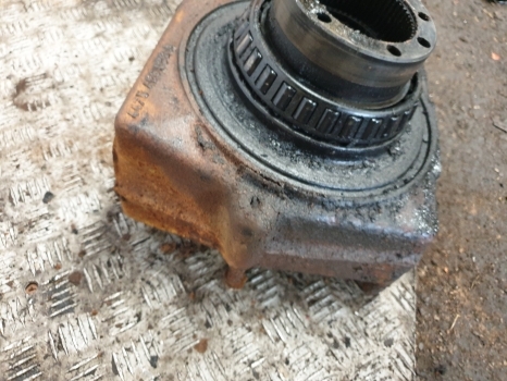 Deutz Agrotron 120, 130 Front Axle Swivel Housing Rhs 4475306141, 4475406132 - Essieu avant pour Tracteur agricole: photos 3 Deutz Agrotron 120, 130 Front Axle Swivel Housing Rhs 4475306141, 4475406132 - Essieu avant pour Tracteur agricole: photos 3