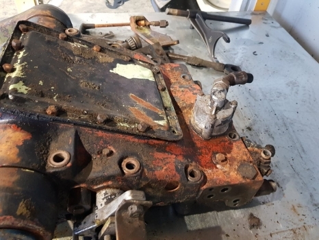 Deutz Dx Series Dx110, Dx85, Dx90, Dx120 Lift Cover Complete K4340648 - Hydraulique pour Tracteur agricole: photos 2 Deutz Dx Series Dx110, Dx85, Dx90, Dx120 Lift Cover Complete K4340648 - Hydraulique pour Tracteur agricole: photos 2